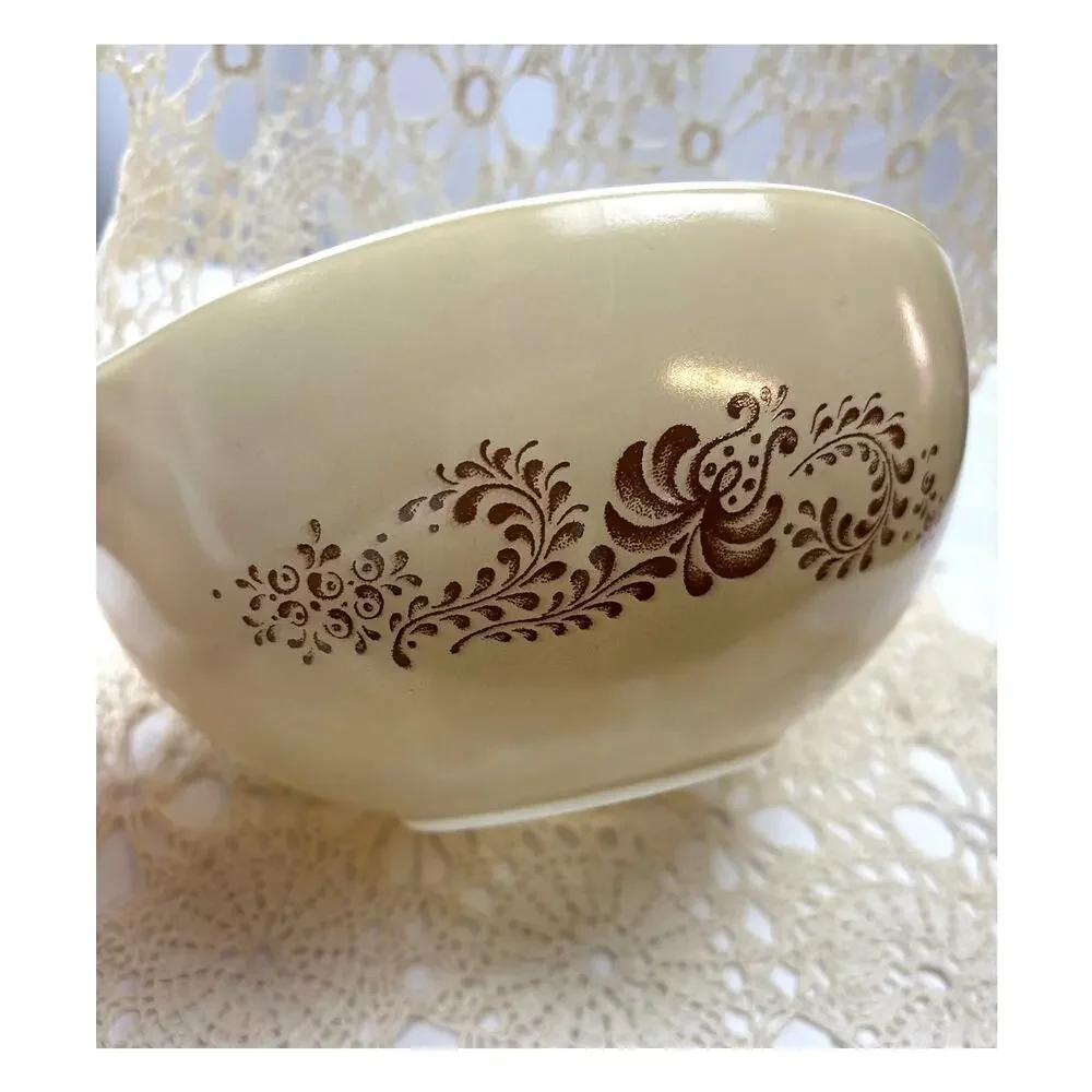 Vintage Pyrex Homestead Cinderella Mixing Bowl Folk Art Country Kitchen 70s/80s